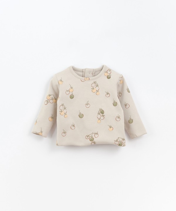 Camiseta con estampado de tomates