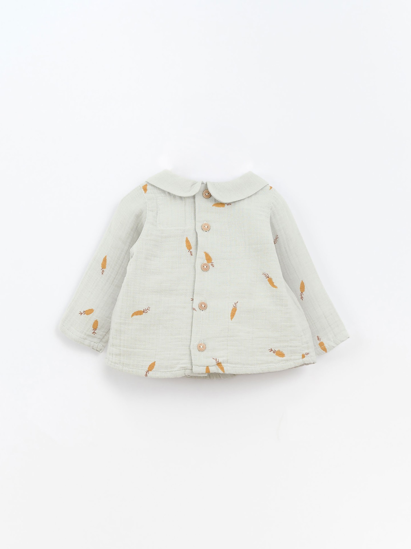 Blusa de tela con estampado de zanahorias