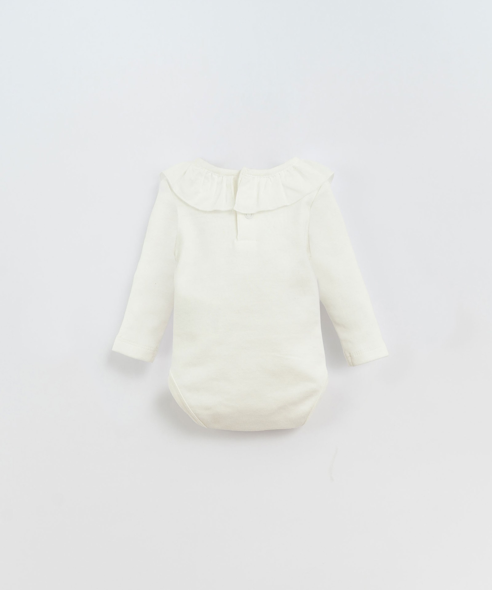 Body with fabric collar