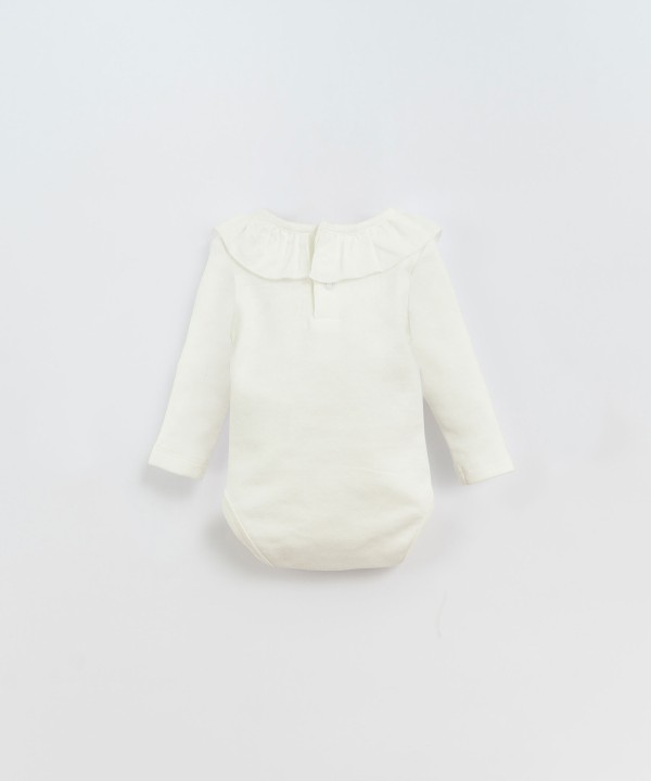 Body with fabric collar