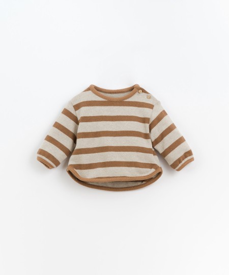 Striped jersey with shoulder opening