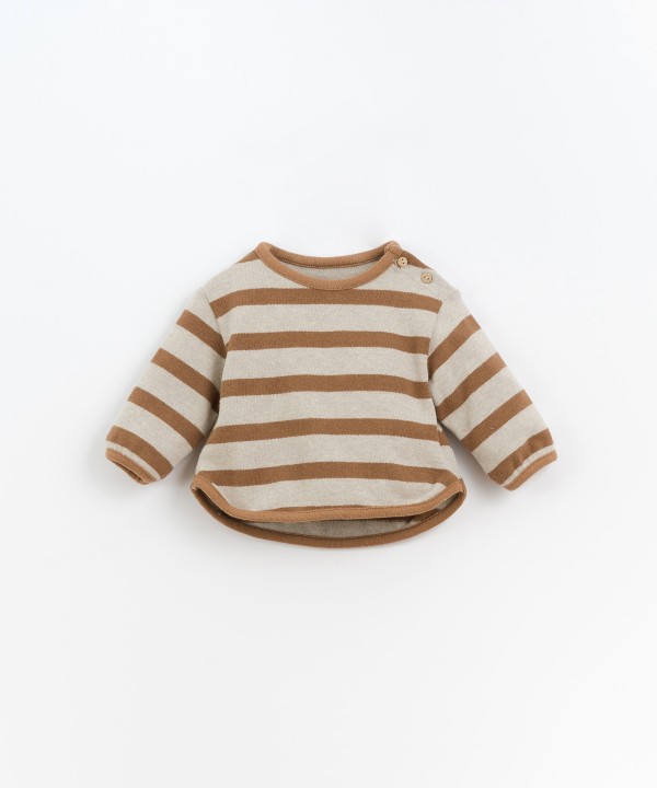 Striped jersey with shoulder opening