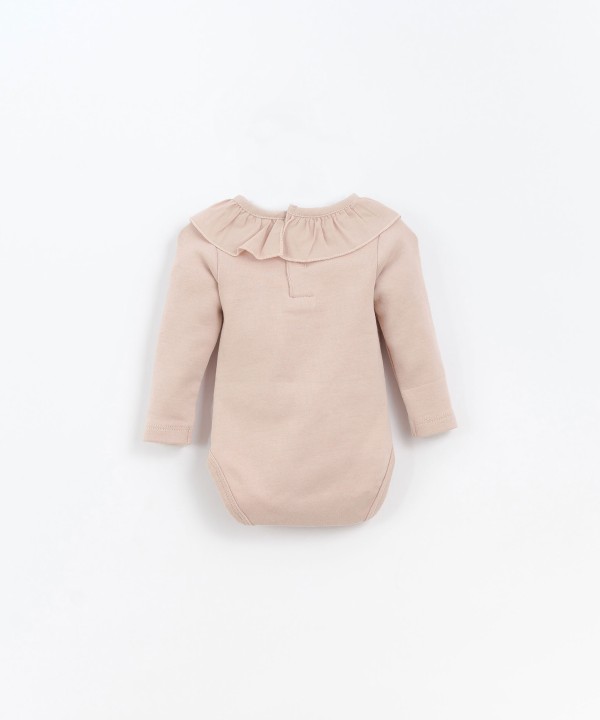 Body with fabric collar