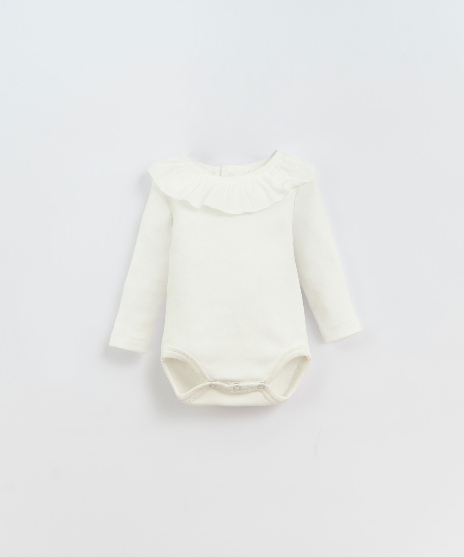 Body with fabric collar