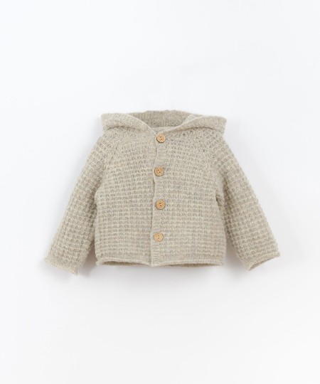 Cardigan en tricot � capuche