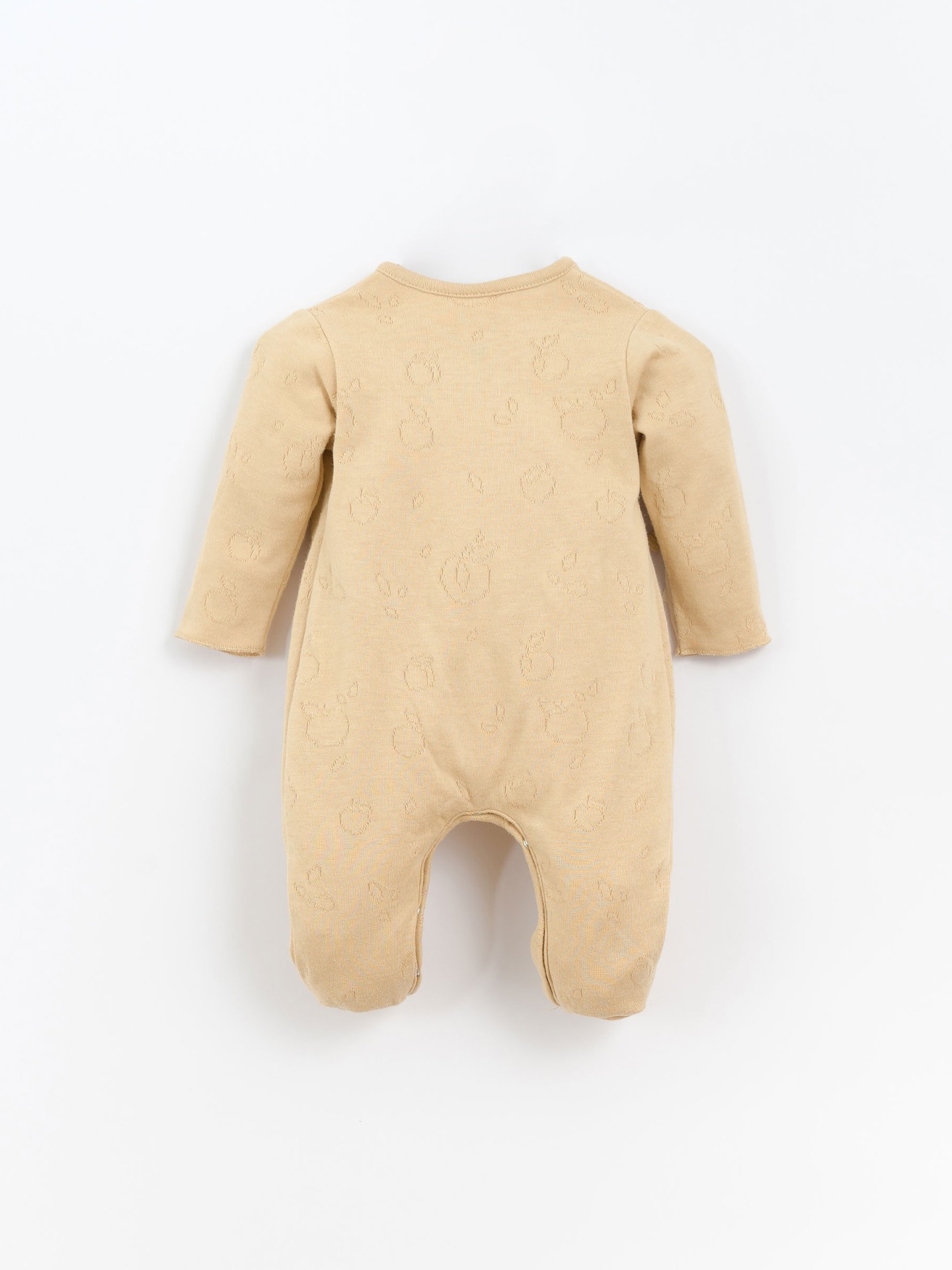 Mono con abertura cruzada