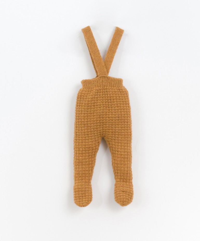Pantalón de punto tricotado con fibras recicladas