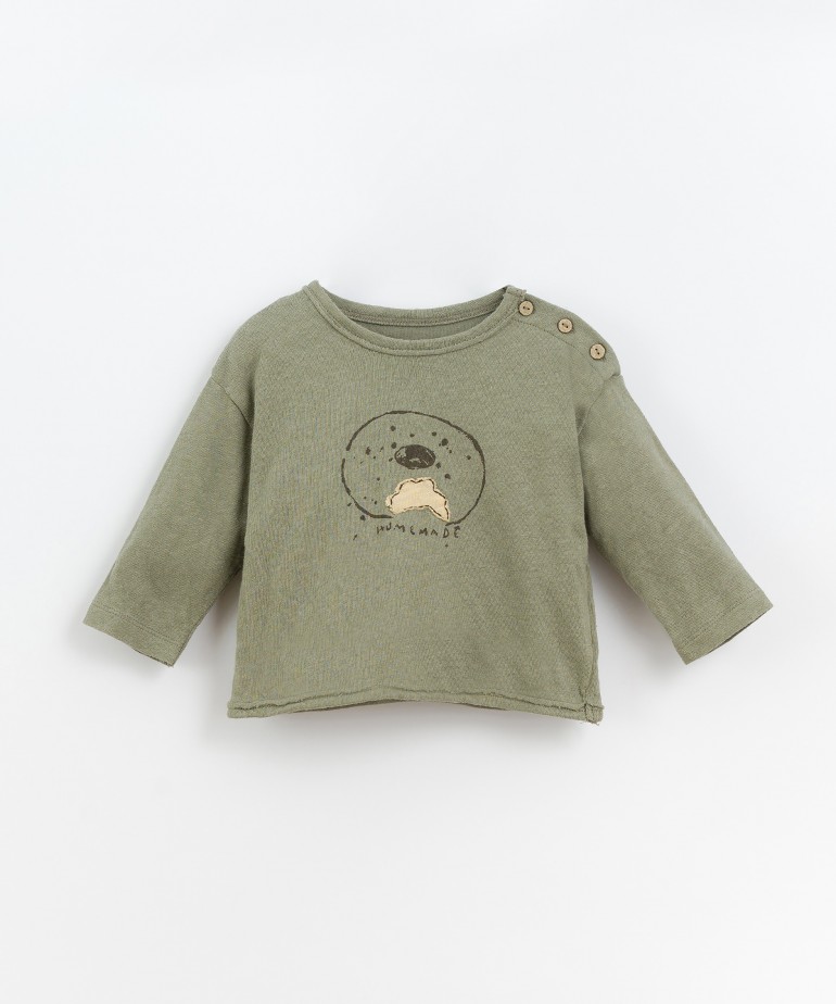 T-shirt with mixture of natural and recycled fibres