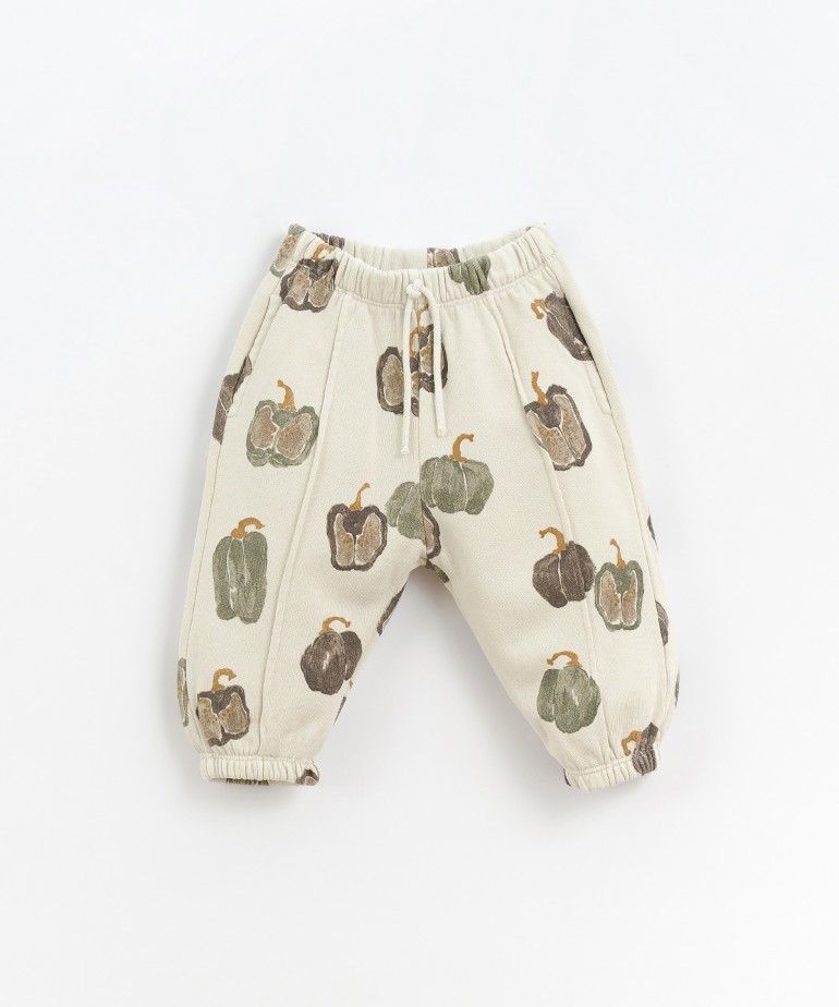 Trousers with peppers print