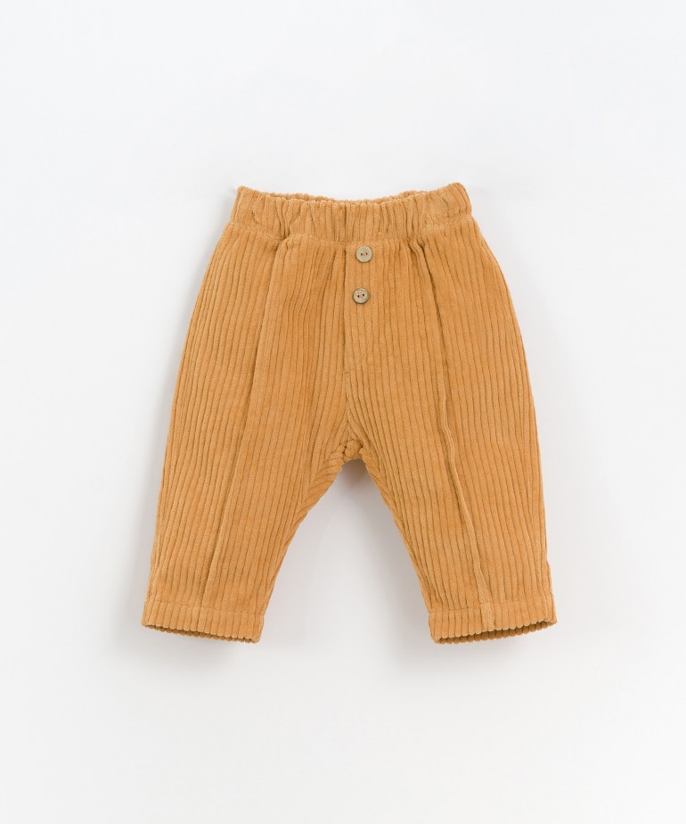 Pantalon en velours côtelé de fibres recyclées