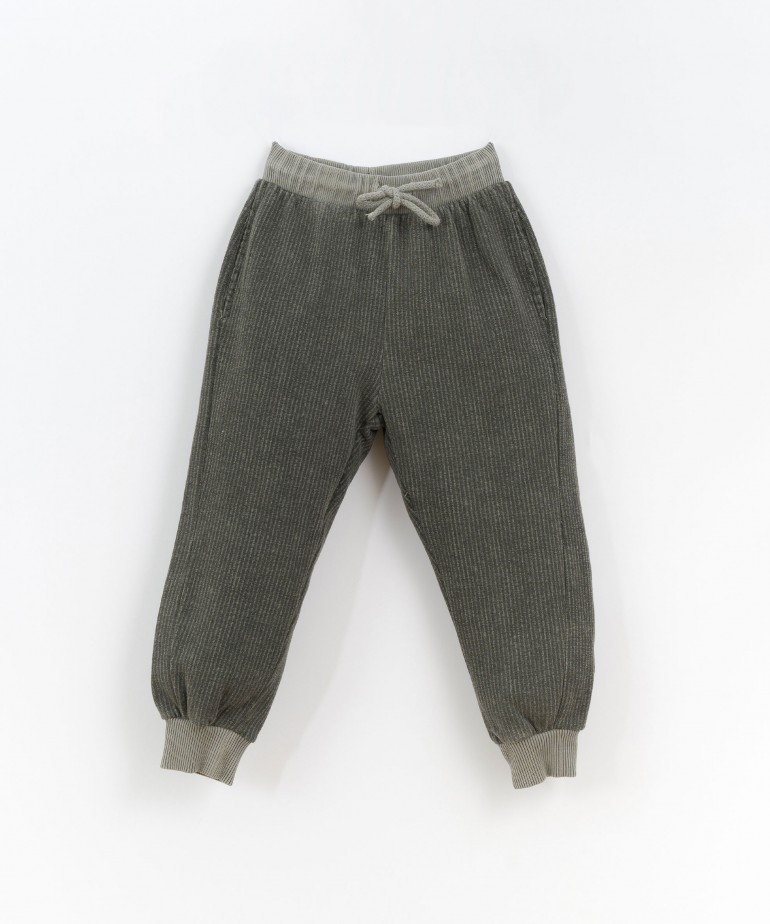 Trousers made of a mixture of cotton and organic cotton
