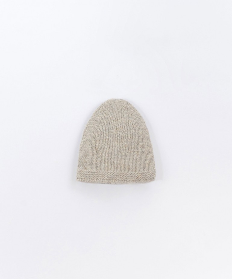 Knitted beanie with pleated details 