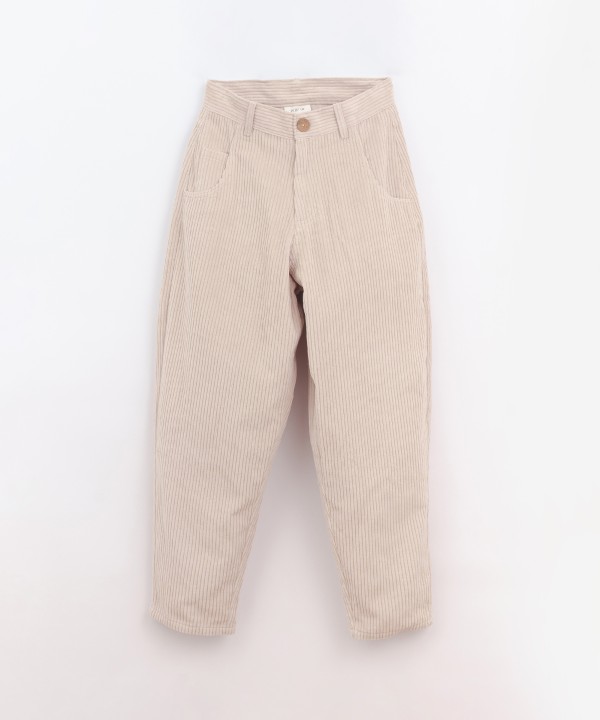 Pantal�n de pana con bot�n de coco