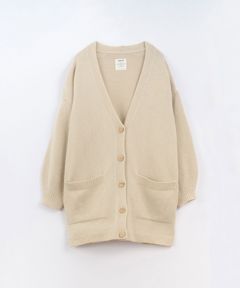 Knitted jacket with mixture of natural and recycled fibres