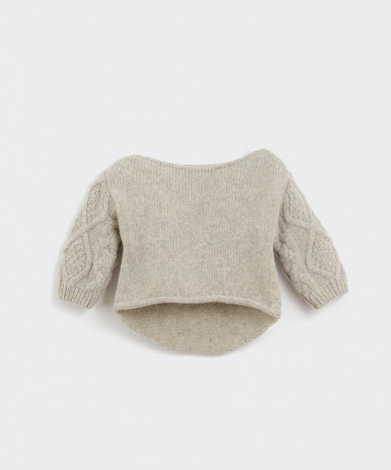Camisola tricot com pormenor entrançado nas mangas