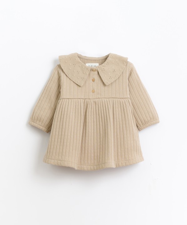 Dress with English embroidered collar