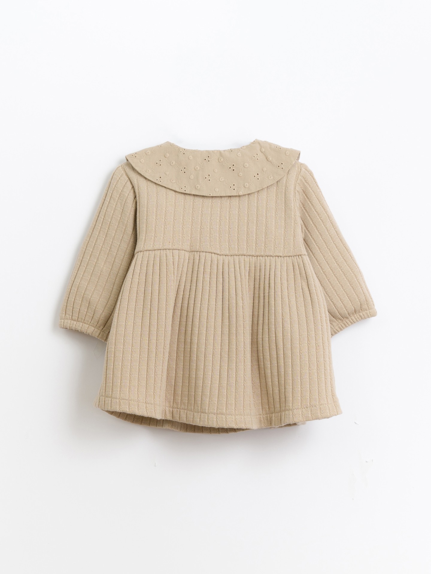 Robe avec col en broderie anglaise