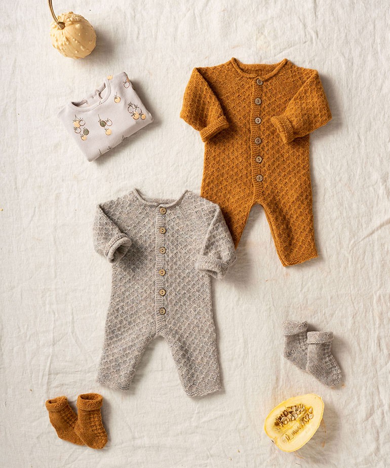 Knitted jumpsuit with coconut buttons