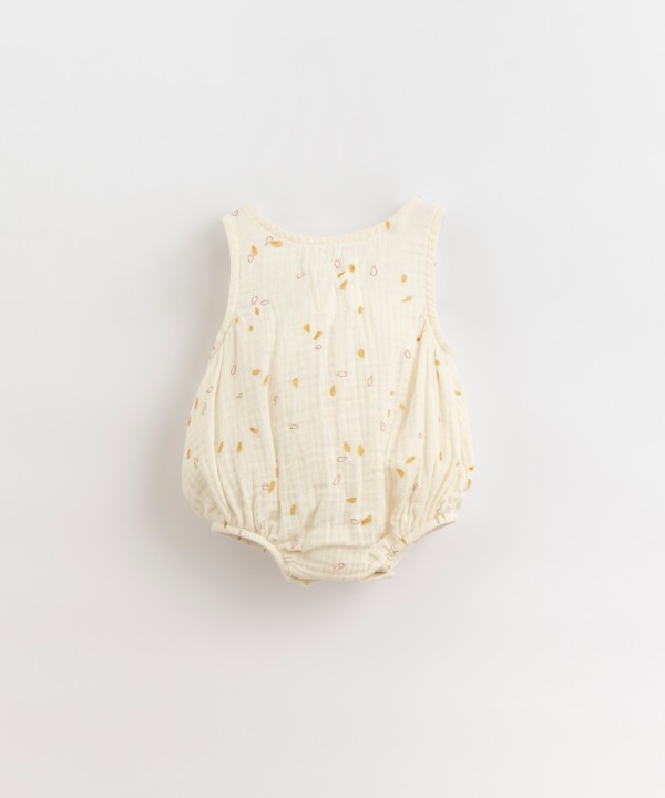 Mono de tela con estampado