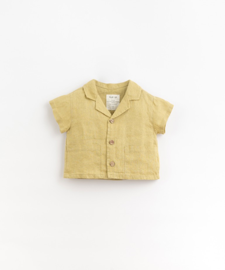 Linen shirt with front pockets