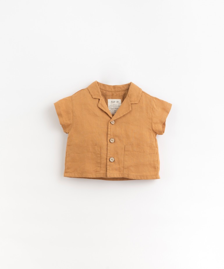 Linen shirt with front pockets
