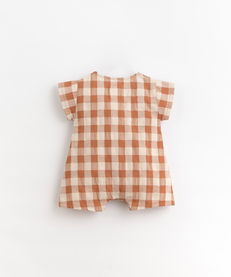 Macaco de tecido com padro vichy