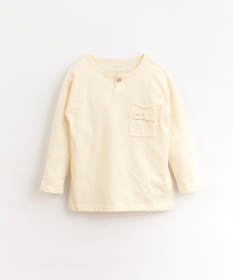 Long-sleeved T-shirt with breast pocket
