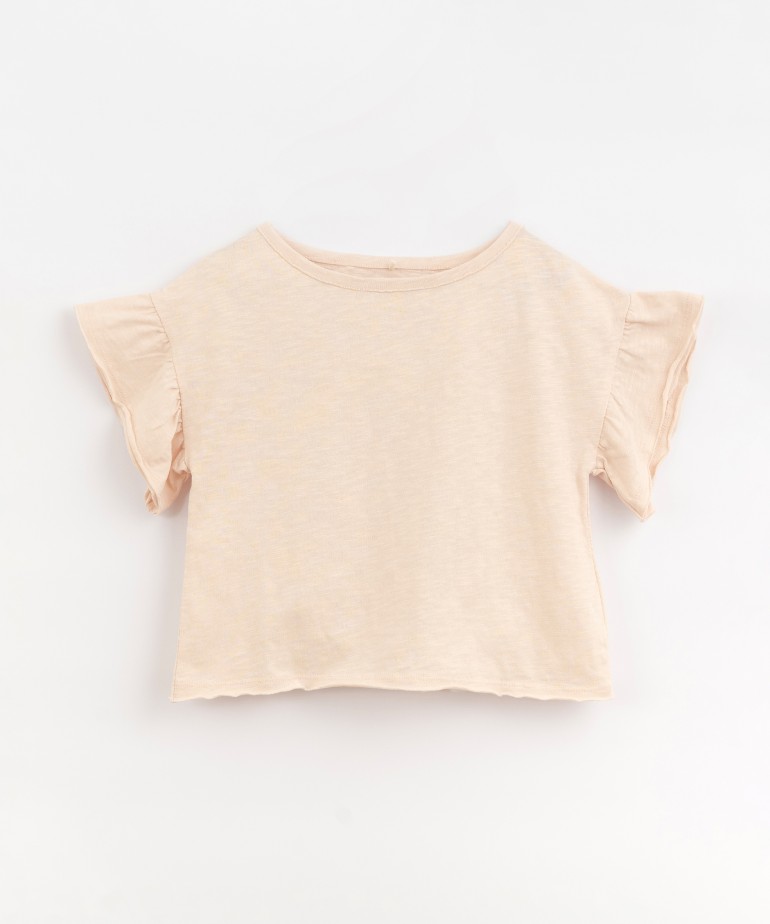 T-shirt with frill on the sleeves