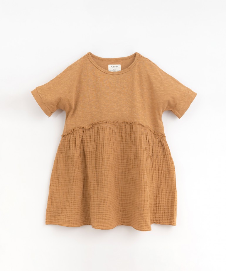Vestito con mix di maglia e tessuto