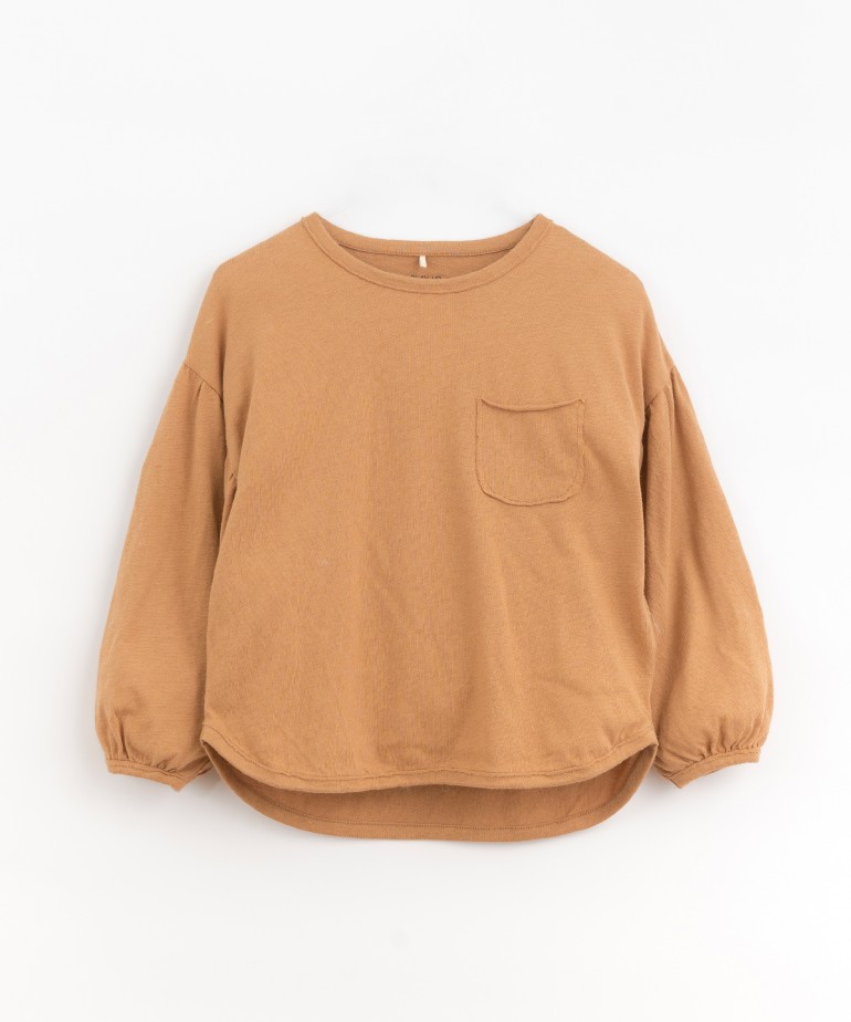 Camiseta de manga larga con bolsillo en el pecho