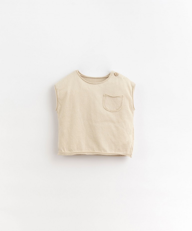 T-shirt in with mixture of organic cotton and linen