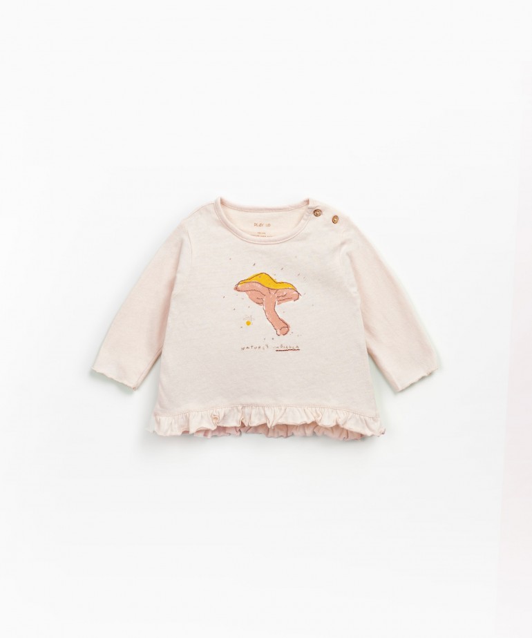 T-shirt com desenho  frente