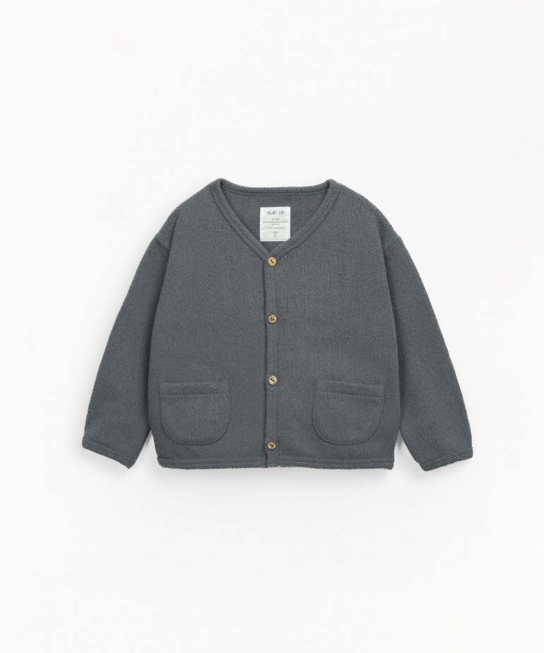 Cardigan with coconut buttons