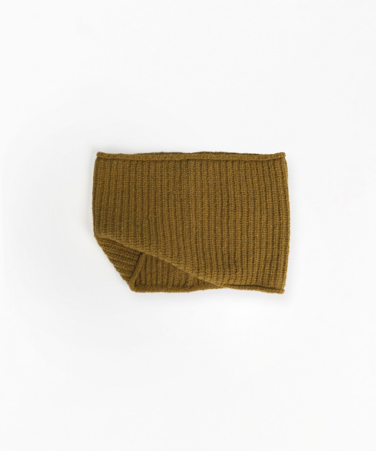 Écharpe en tricot avec fibres recyclées