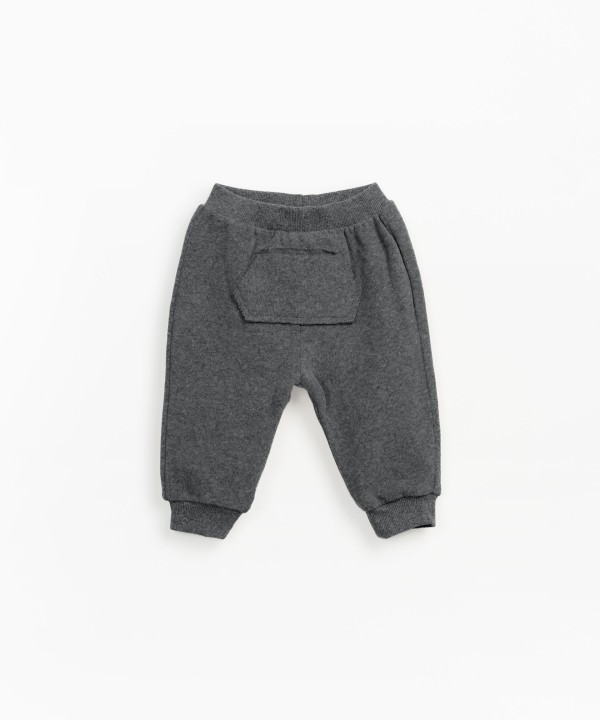 Leggings com bolso canguru