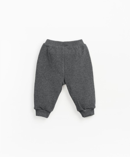 Leggings with kangaroo pocket