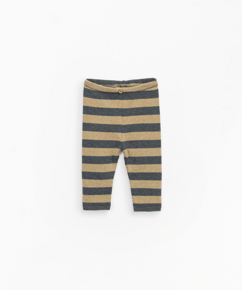 Striped leggings with carding on the inside