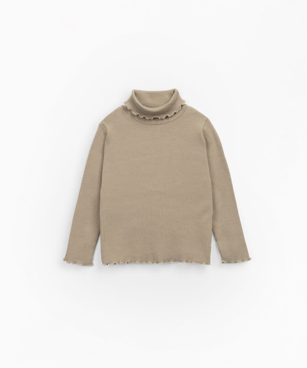 Organic cotton T-shirt with high neck