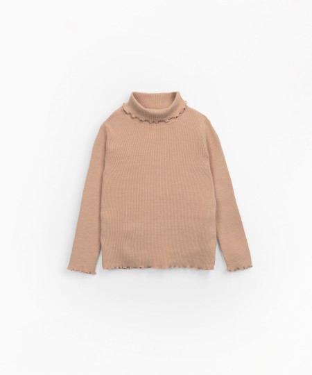 T-shirt de gola alta em algodão orgânico