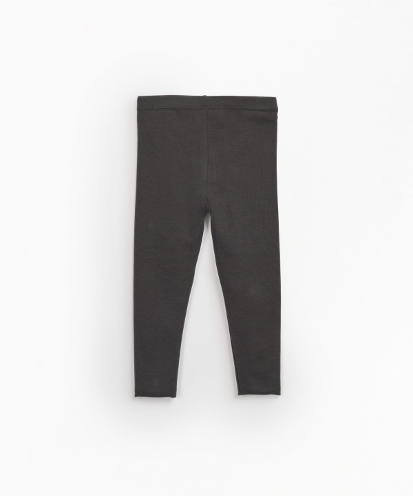 Leggings realizzati con cotone riciclato