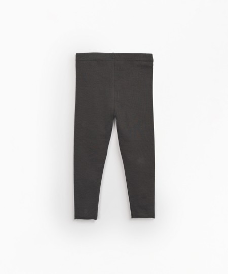 Leggings realizzati con cotone riciclato