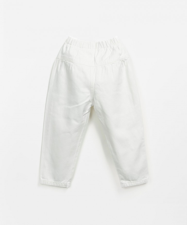 Cala de sarja em algodo com cinto elstico