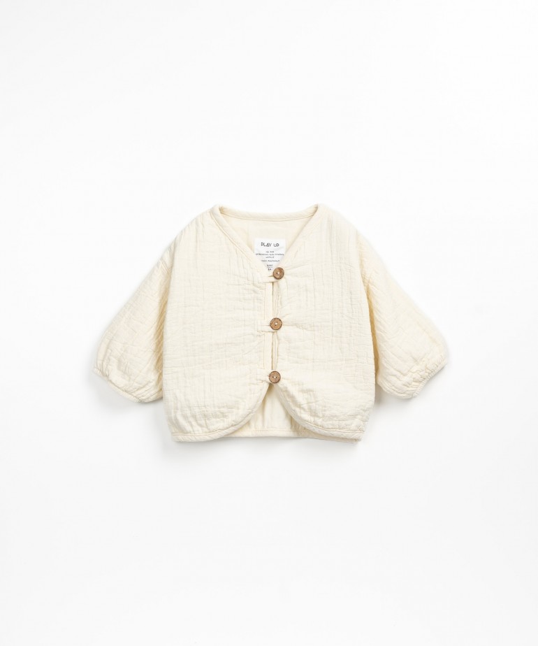 Woven cardigan with coconut buttons