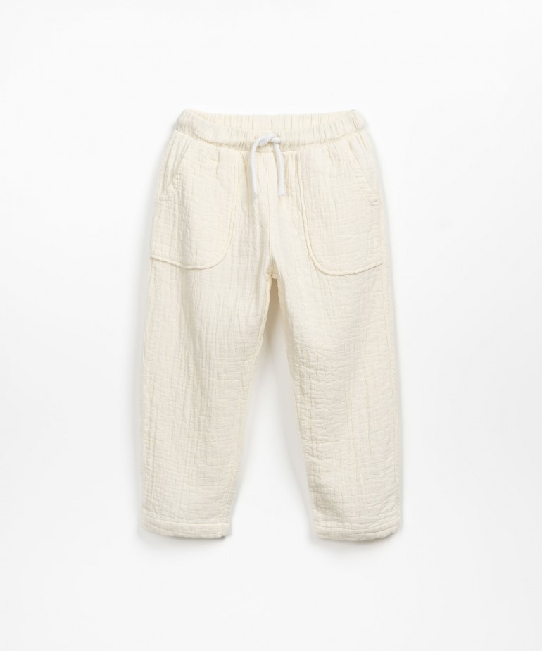 Woven trousers with pockets