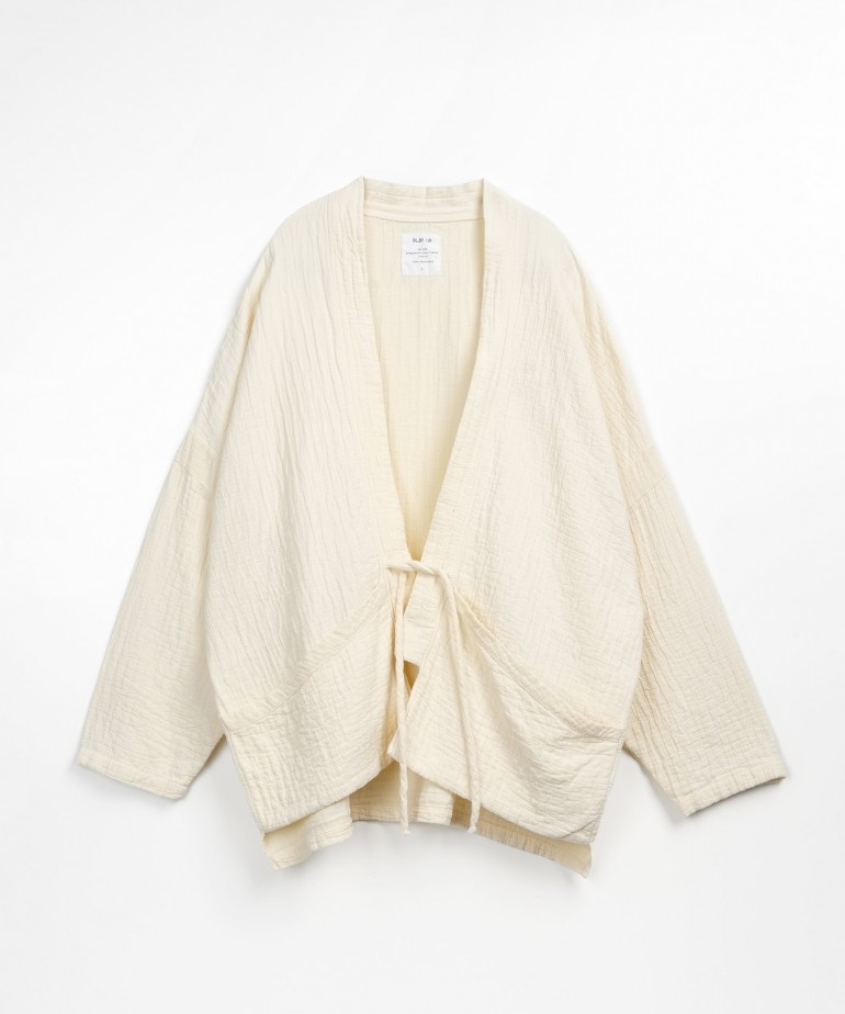 Woven cardigan with large pockets
