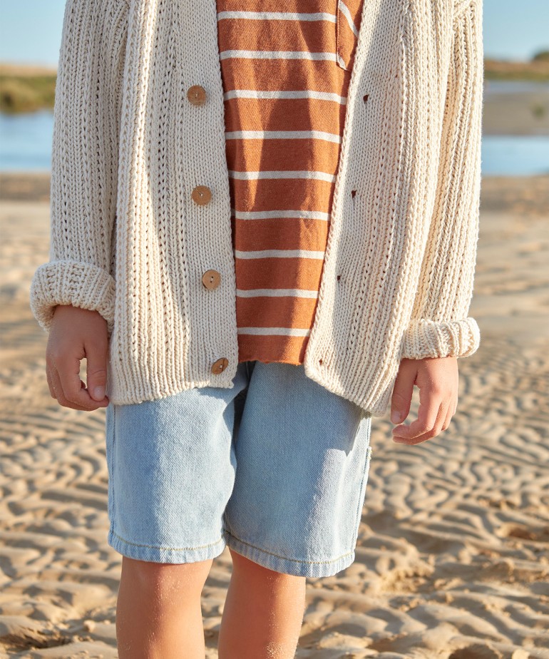 Knitted cardigan made of recycled fibres