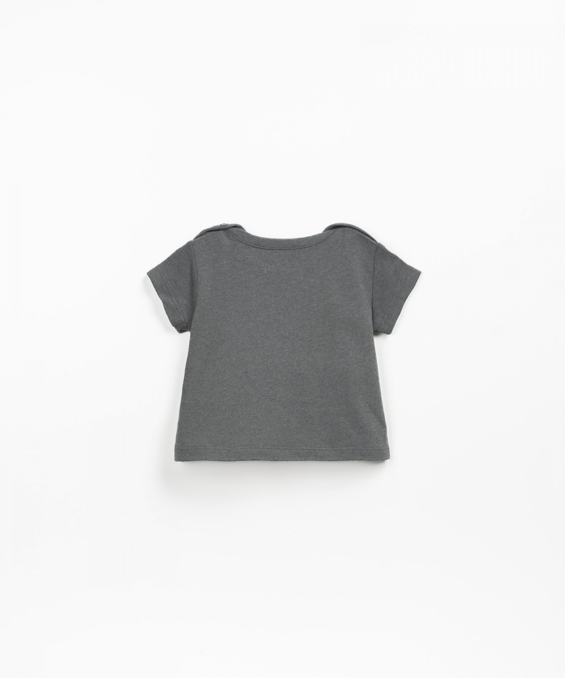T-shirt avec ouverture sur l?épaule | Textile Art