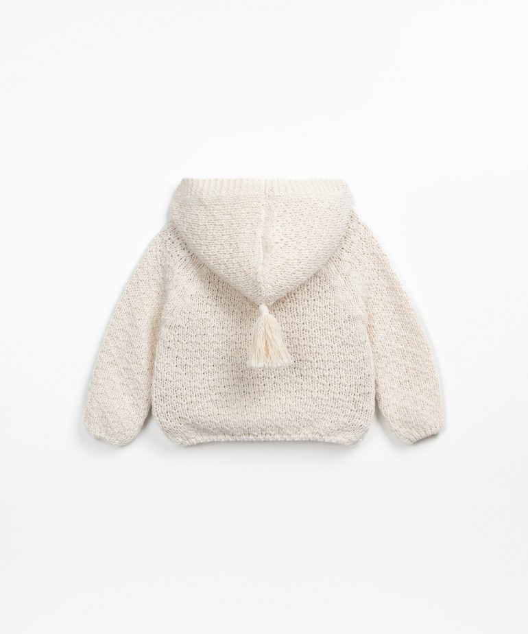 Casaco tricot com capucho