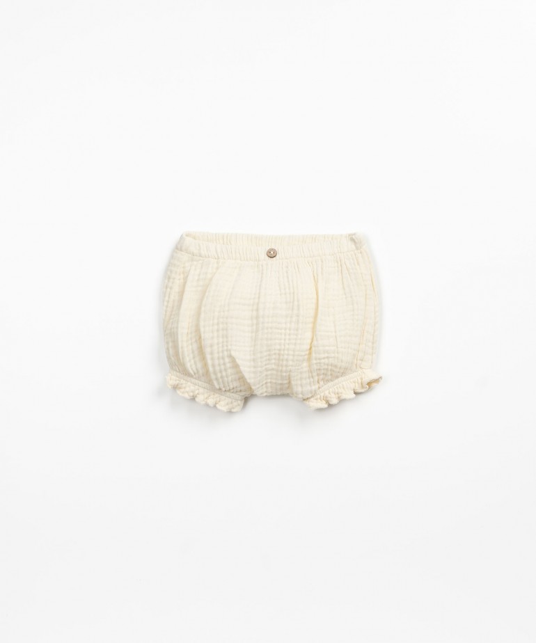 Woven organic cotton shorts