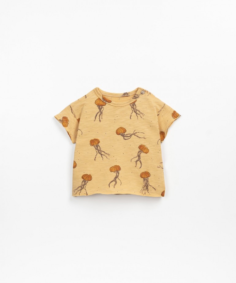 T-shirt em algodo orgnico com estampado de alforrecas